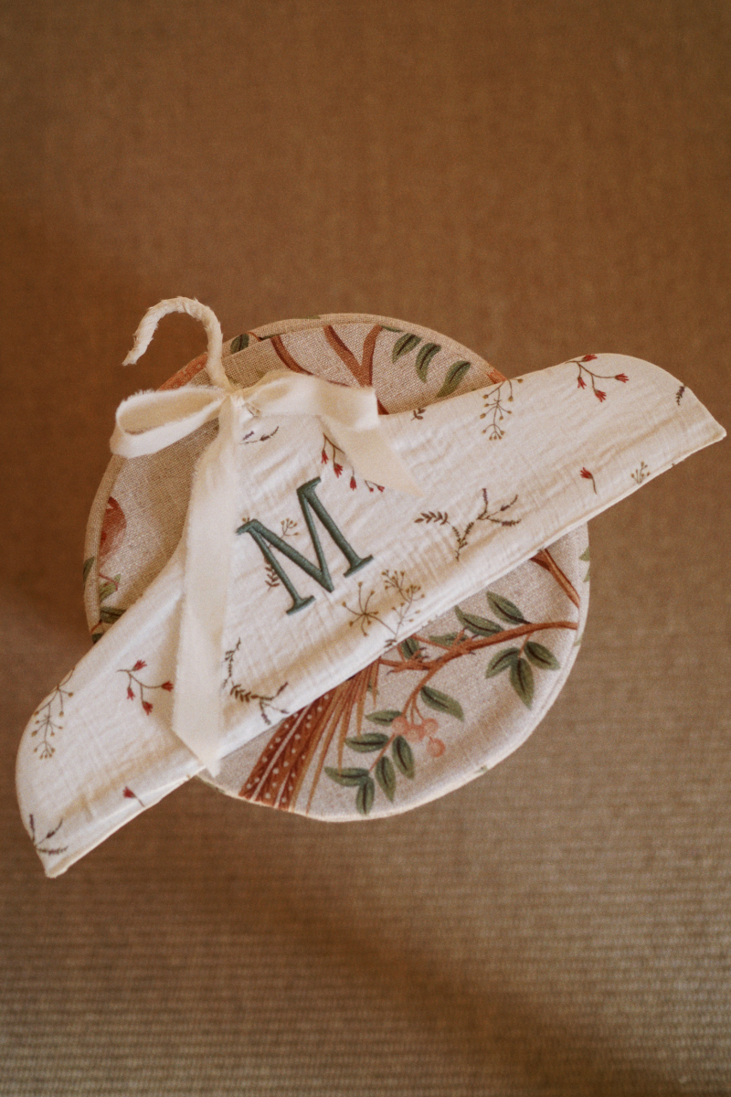 Percha Bordada Estampado Floral