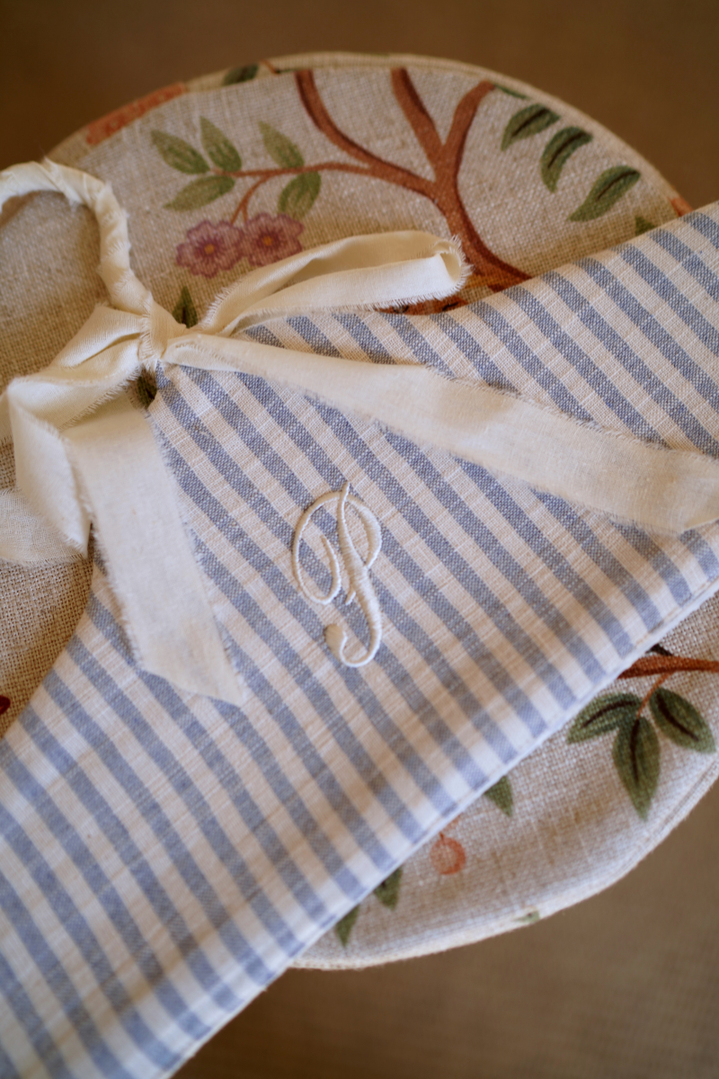 Percha Rayas Bordada